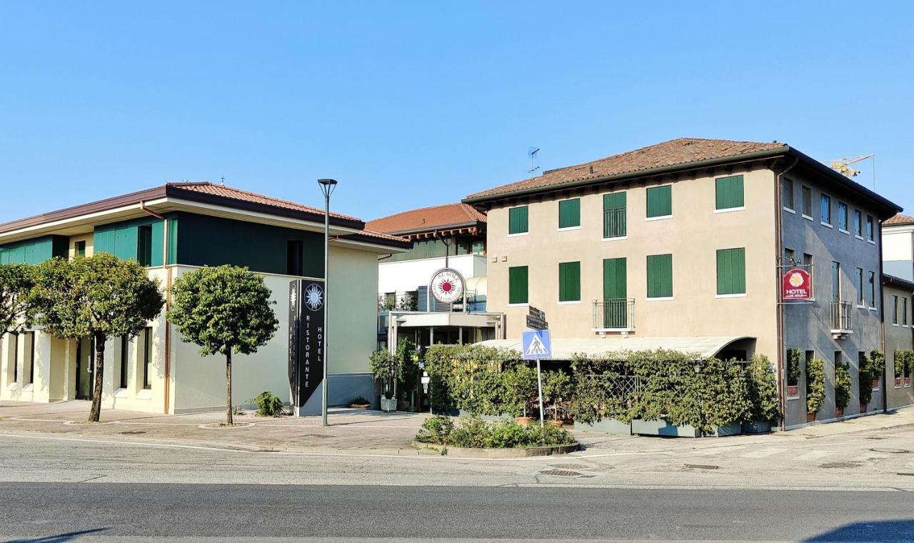 Hotel Locanda Al Sole Castello Di Godego Esterno foto