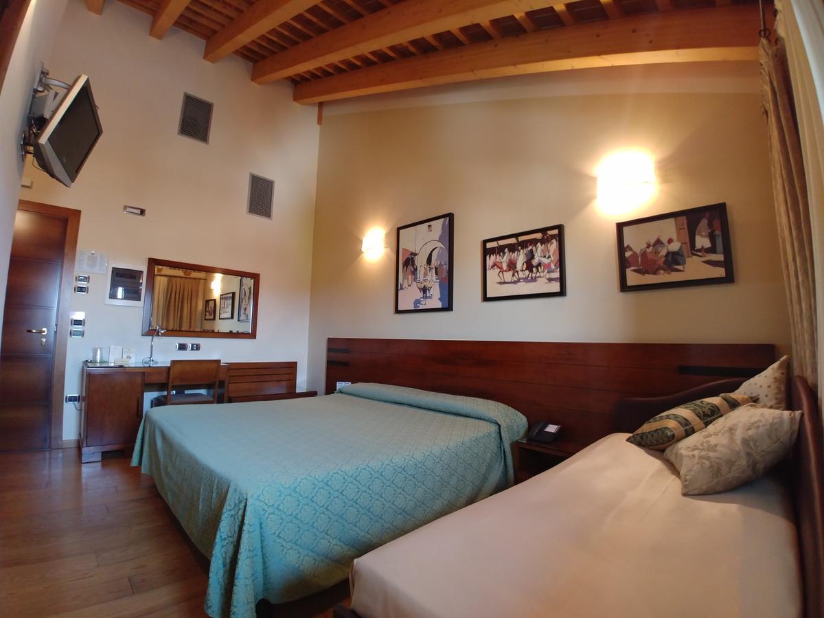 Hotel Locanda Al Sole Castello Di Godego Esterno foto