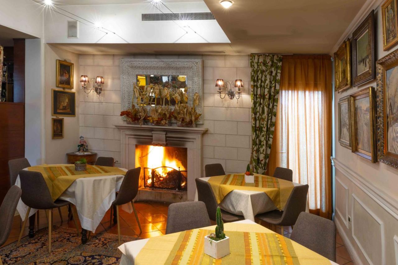 Hotel Locanda Al Sole Castello Di Godego Esterno foto